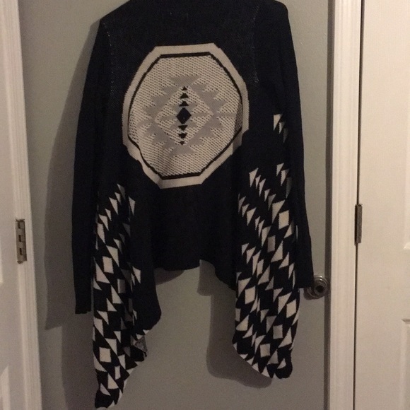 Mossimo shrug - Picture 2 of 2